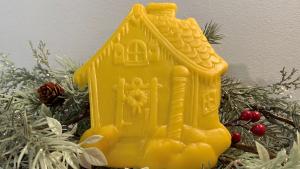Beeswax Santa&#39;s Cottage
