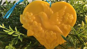 Beeswax Hummingbird in Flowers Heart