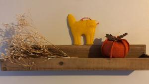 Beeswax Halloween Cat