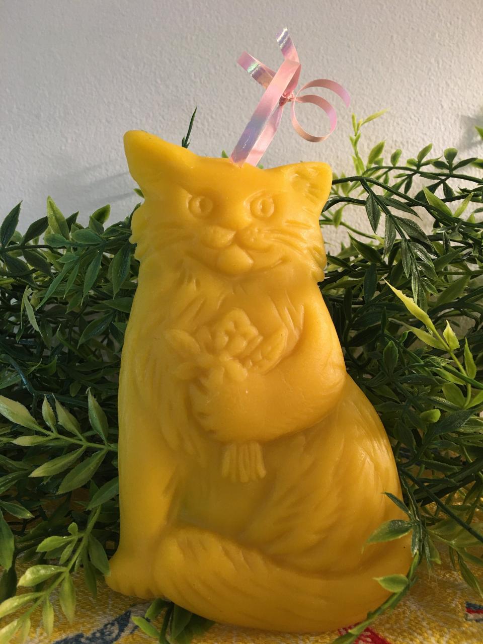 Beeswax Fluffy Cat with Flowers