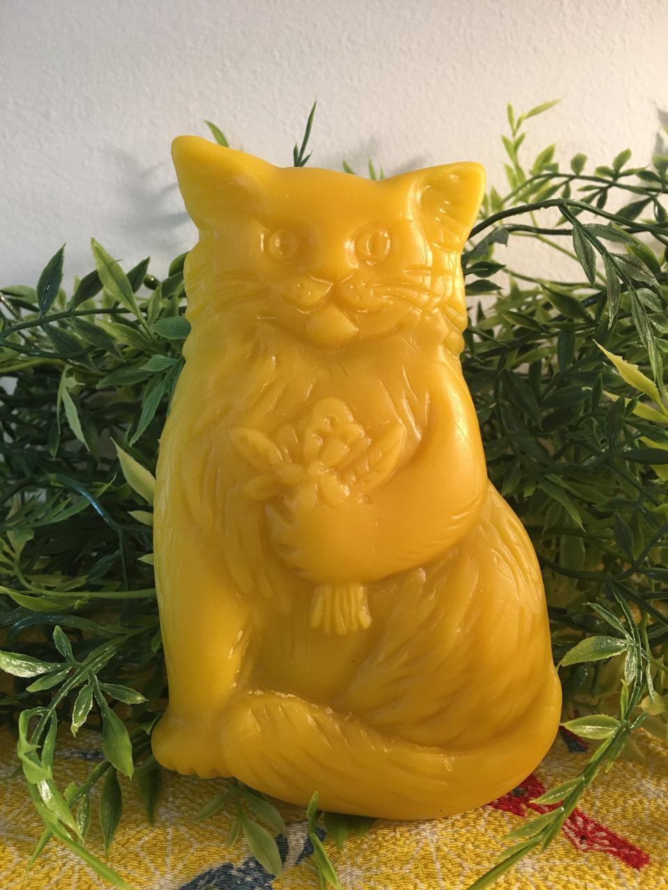Beeswax Fluffy Cat with Flowers