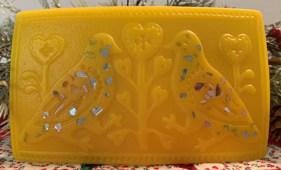 Beeswax Lovebirds
