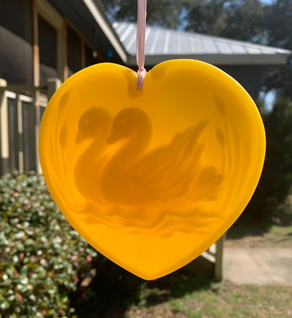 Beeswax Swan Song Heart Suncatcher