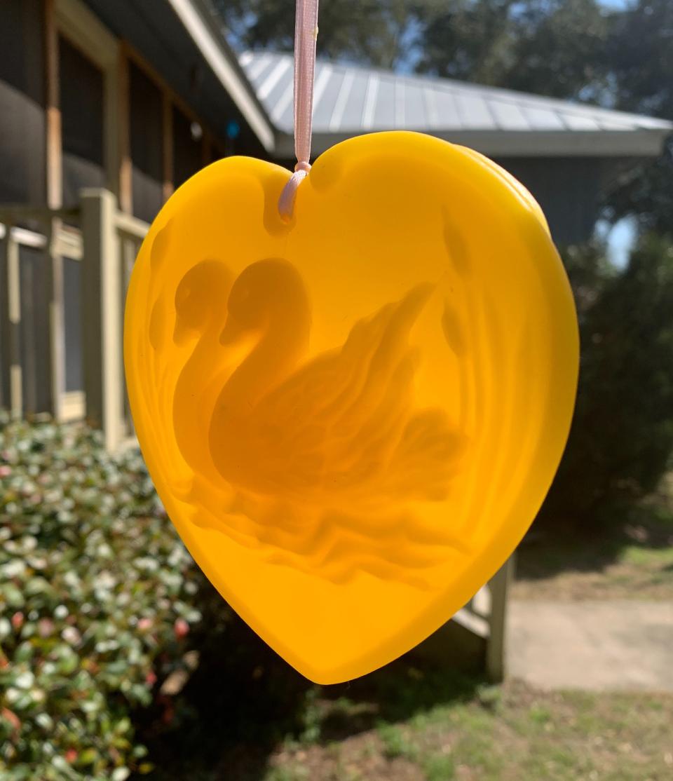 Beeswax Swan Song Heart Suncatcher